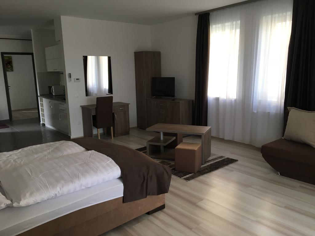 F&M Apartman Egerszalok Exterior photo